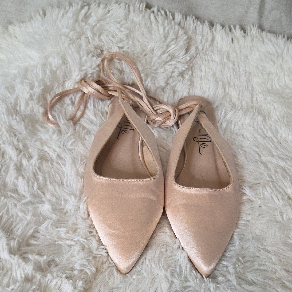 So Me Women's Satin Pointed Flats in Soft Cream